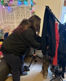 Ebonie hanging her washing